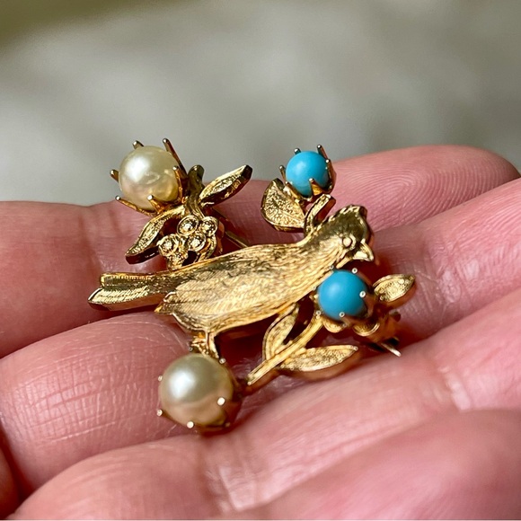 Vintage Bird Faux Pearls Turquoise Miniature Gold Tone Unsigned Brooch Pin - Picture 9 of 10